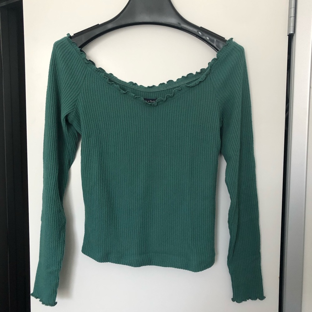 ABERCROMBIE ribbed top🍏🌿